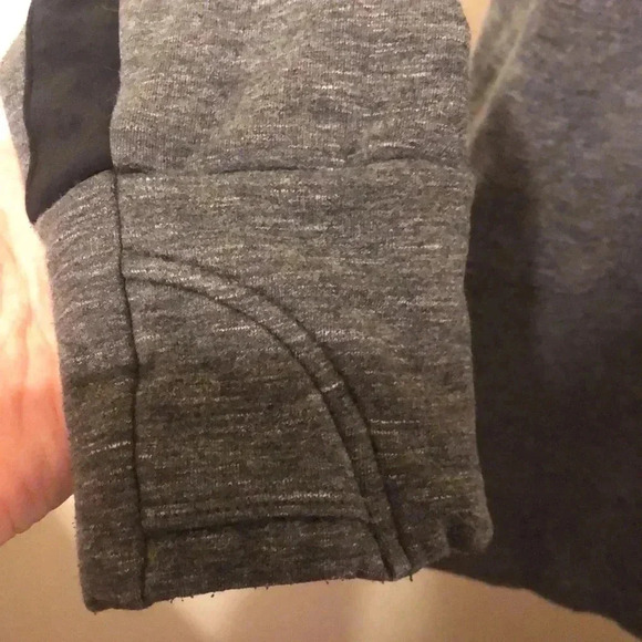 Athleta gray hoodie with pockets.  Size X-LARGE - Picture 5 of 9